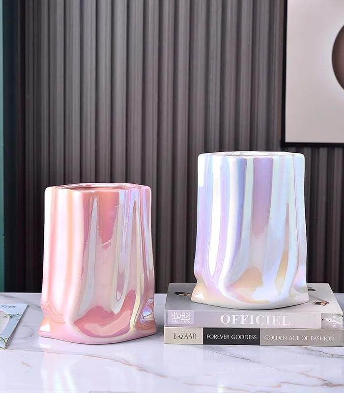 Vase en Céramique Effet Sac en Papier – Élégant et Moderne