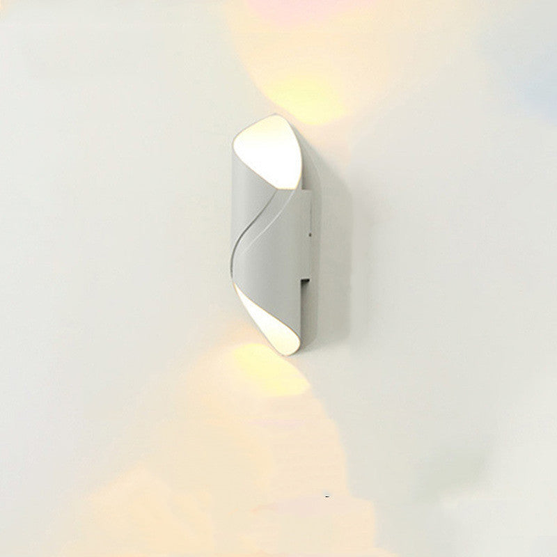 Lampe Murale Extérieure LED Moderne | Design Simple et Résistante à l'Eau pour Éclairage Extérieur