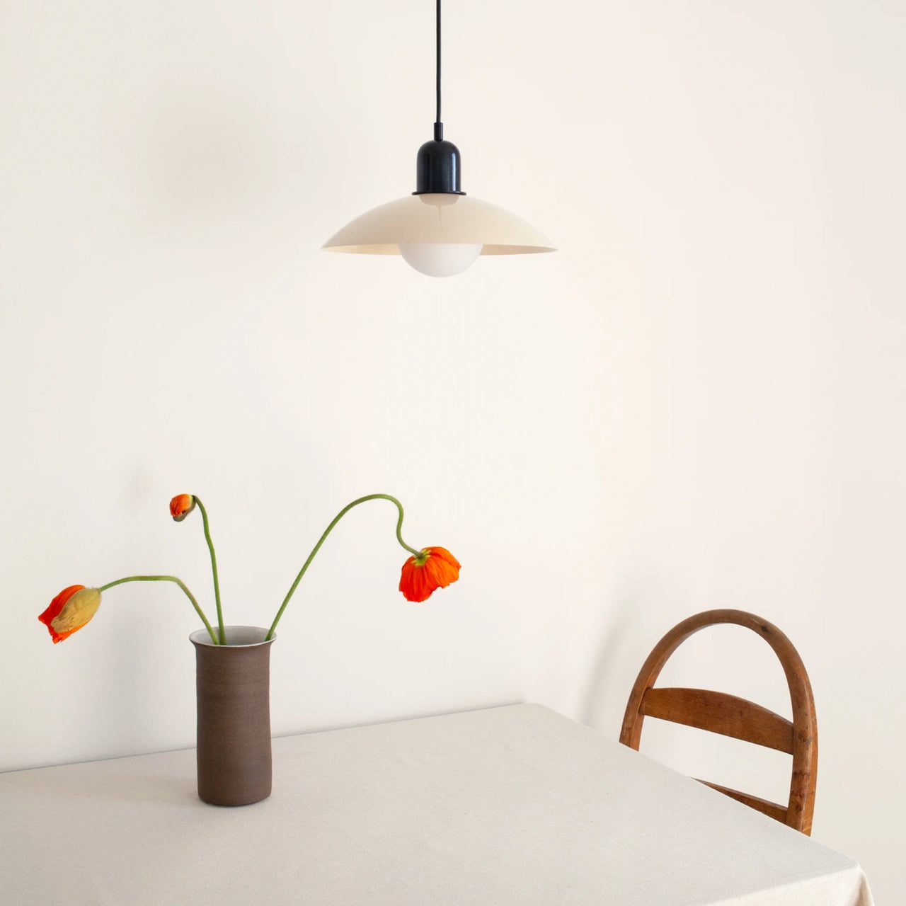 Macaron | Suspension Bauhaus en Verre Coloré – Éclairage Élégant et Moderne