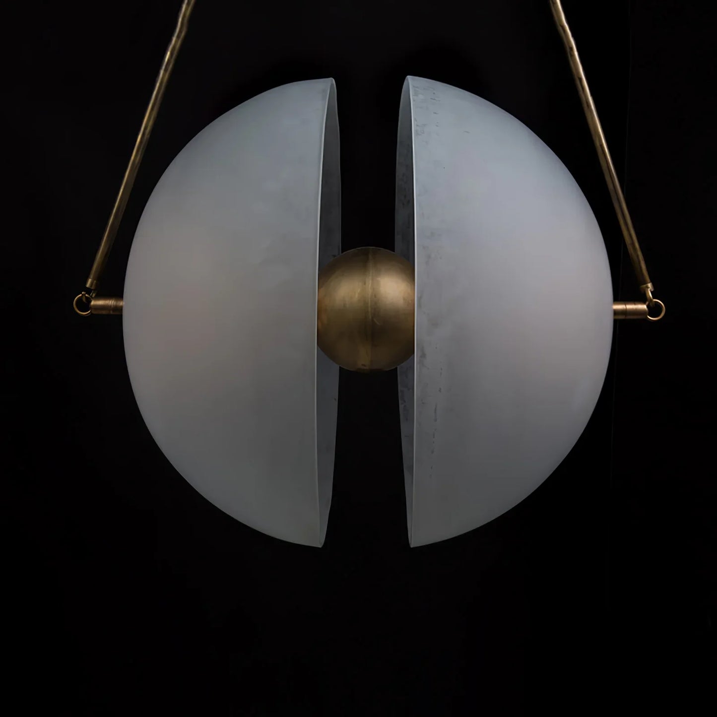 Suspension Design Verre Dépoli et Laiton Doré