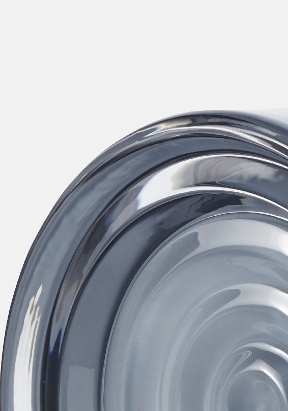 Applique Murale Ondulée en Verre Trempé – Résistante et Élégante pour l’Extérieur (IP65)