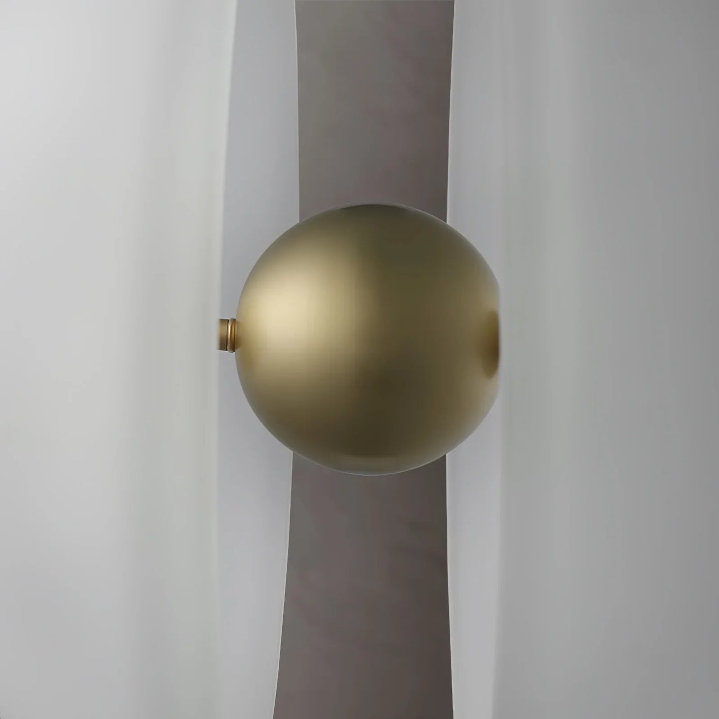 Suspension Design Verre Dépoli et Laiton Doré