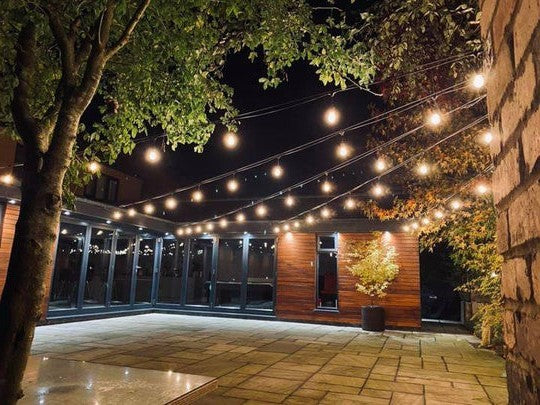 Guirlandes LED Extérieures Étanches à Lumière Blanche Chaude