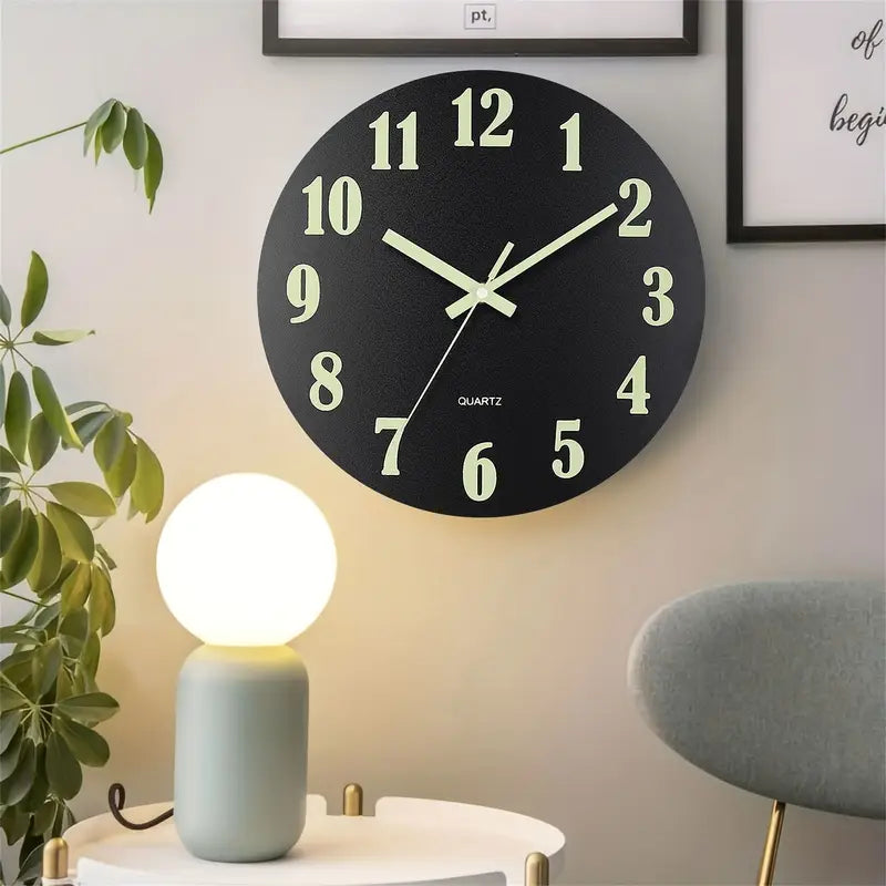 WarmGlow – Horloge Murale Noire Lumineuse et Silencieuse pour une Décoration Élégante