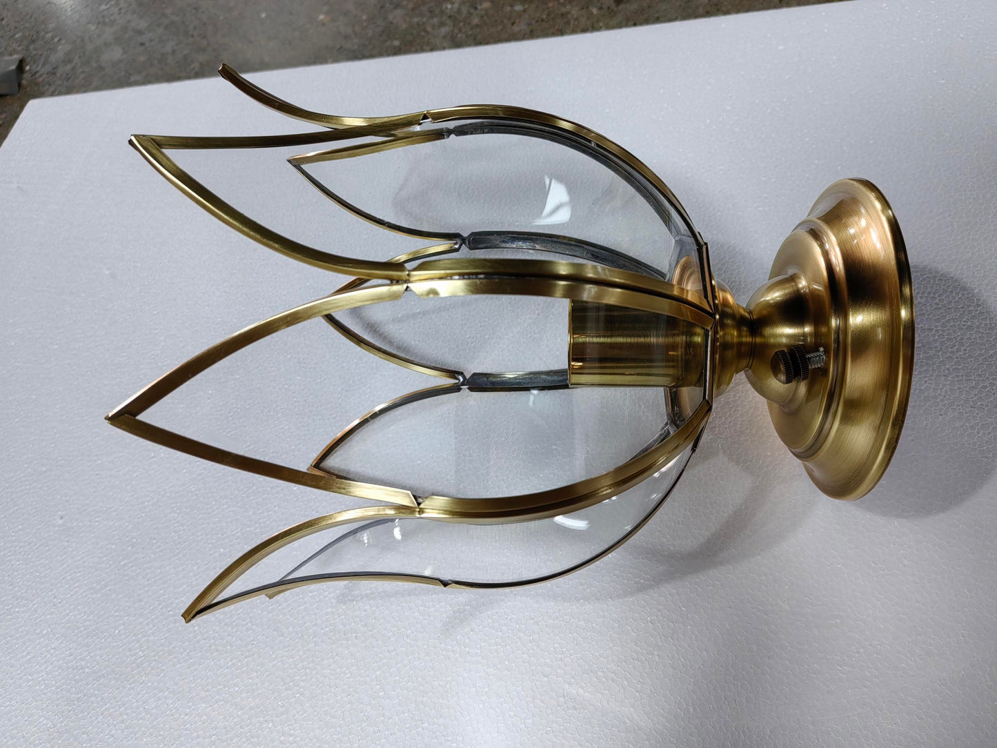 Plafonnier Laiton Verre Transparent Style Lotus