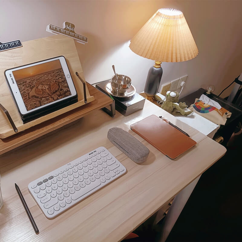 Lampe de table rétro avec abat-jour plissé et base colonne – Élégance intemporelle