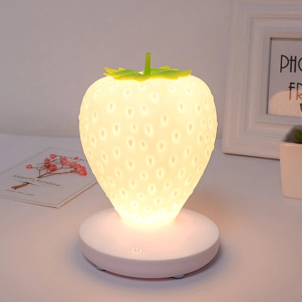 Lampe de Chevet Fraise Esthétique – Éclairage Tactile Doux et Ambiance Kawaii