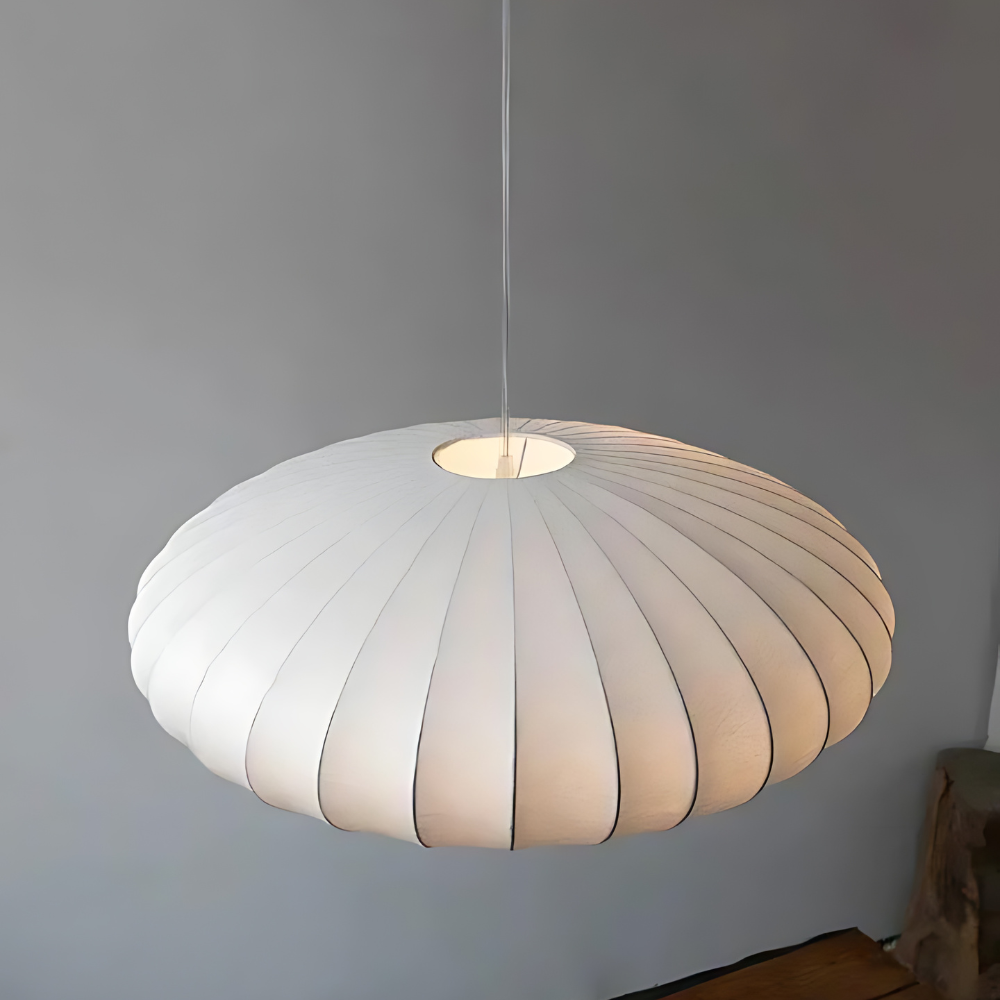 Le Lustre en Soie | Élégance et Raffinement