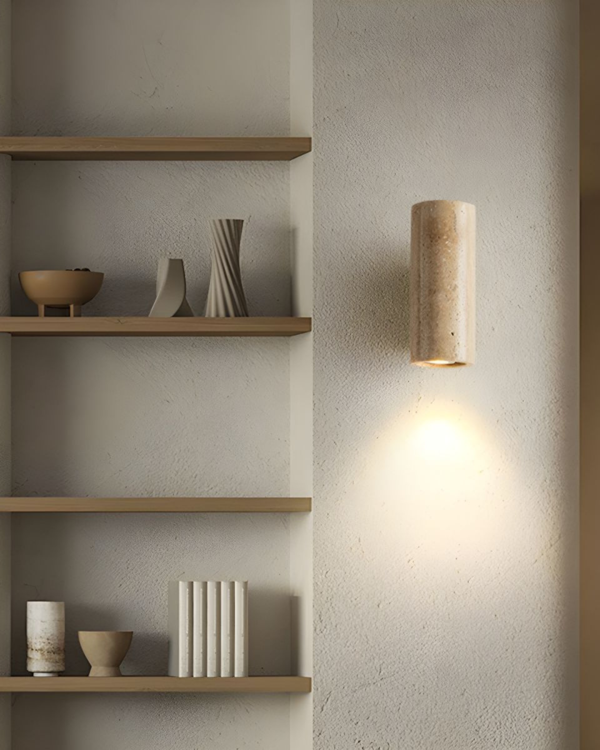 Applique Murale Le Bloc Éclatant – Alliance du Travertin Naturel et d’un Design Minimaliste
