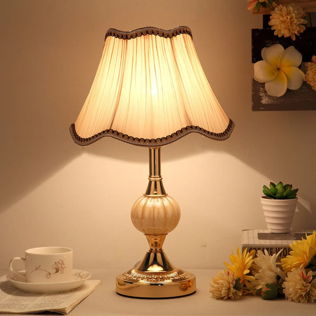Lampe de Table Vintage Tissu Fleuri, Verre & Fer Doré