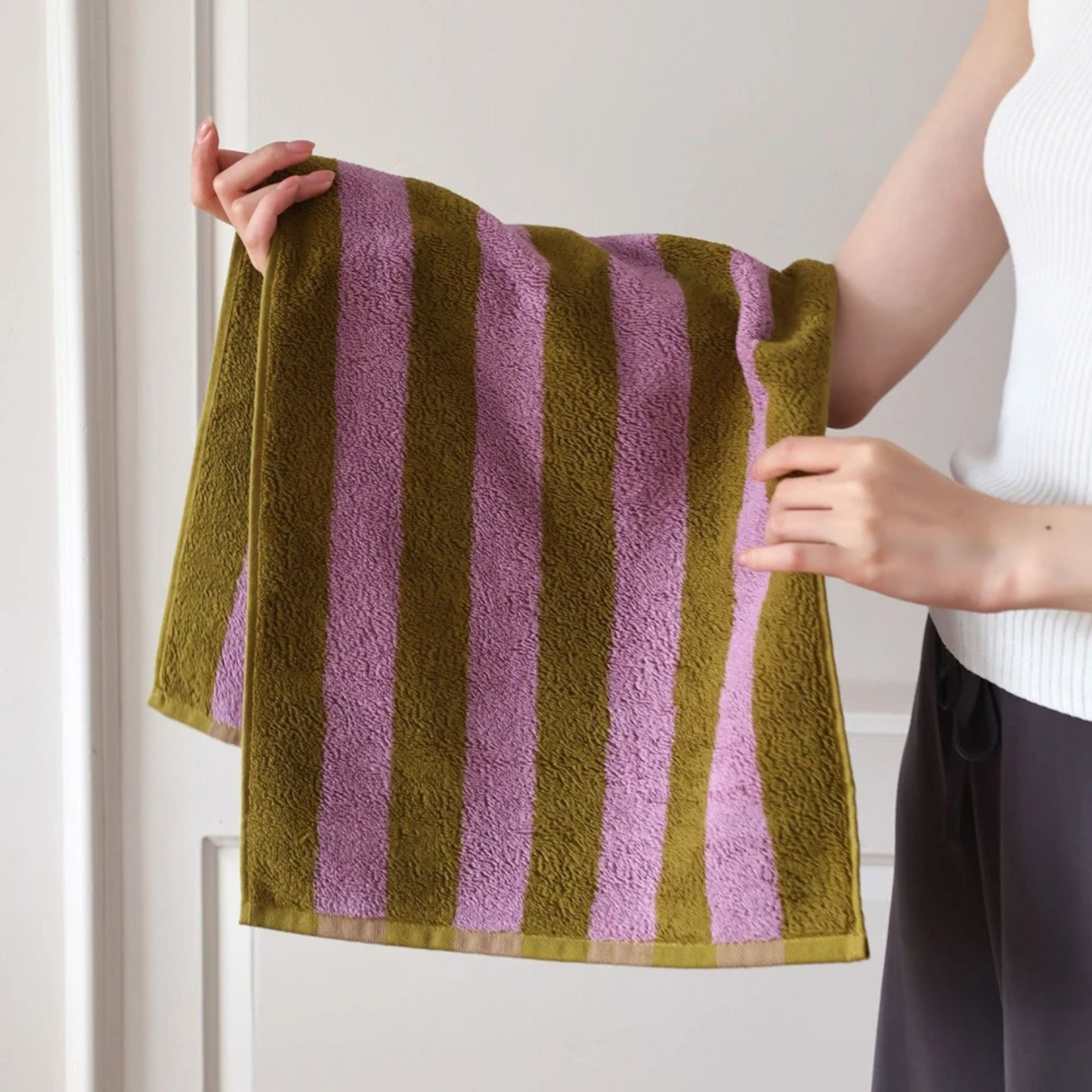 Serviette de Bain Harley – Confort Rayé au Quotidien