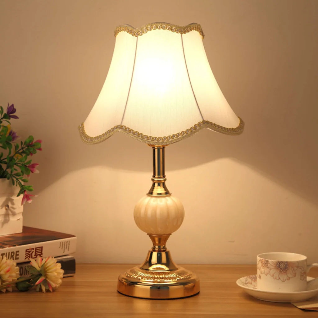 Lampe de Table Vintage Tissu Fleuri, Verre & Fer Doré