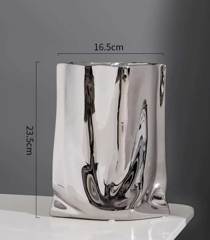Vase en Céramique Effet Sac en Papier – Élégant et Moderne