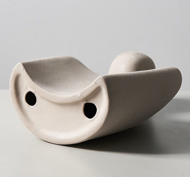 Sculpture Abstraite Couple Enlacé – Céramique Moderne & Émotionnelle pour Décoration Intérieure