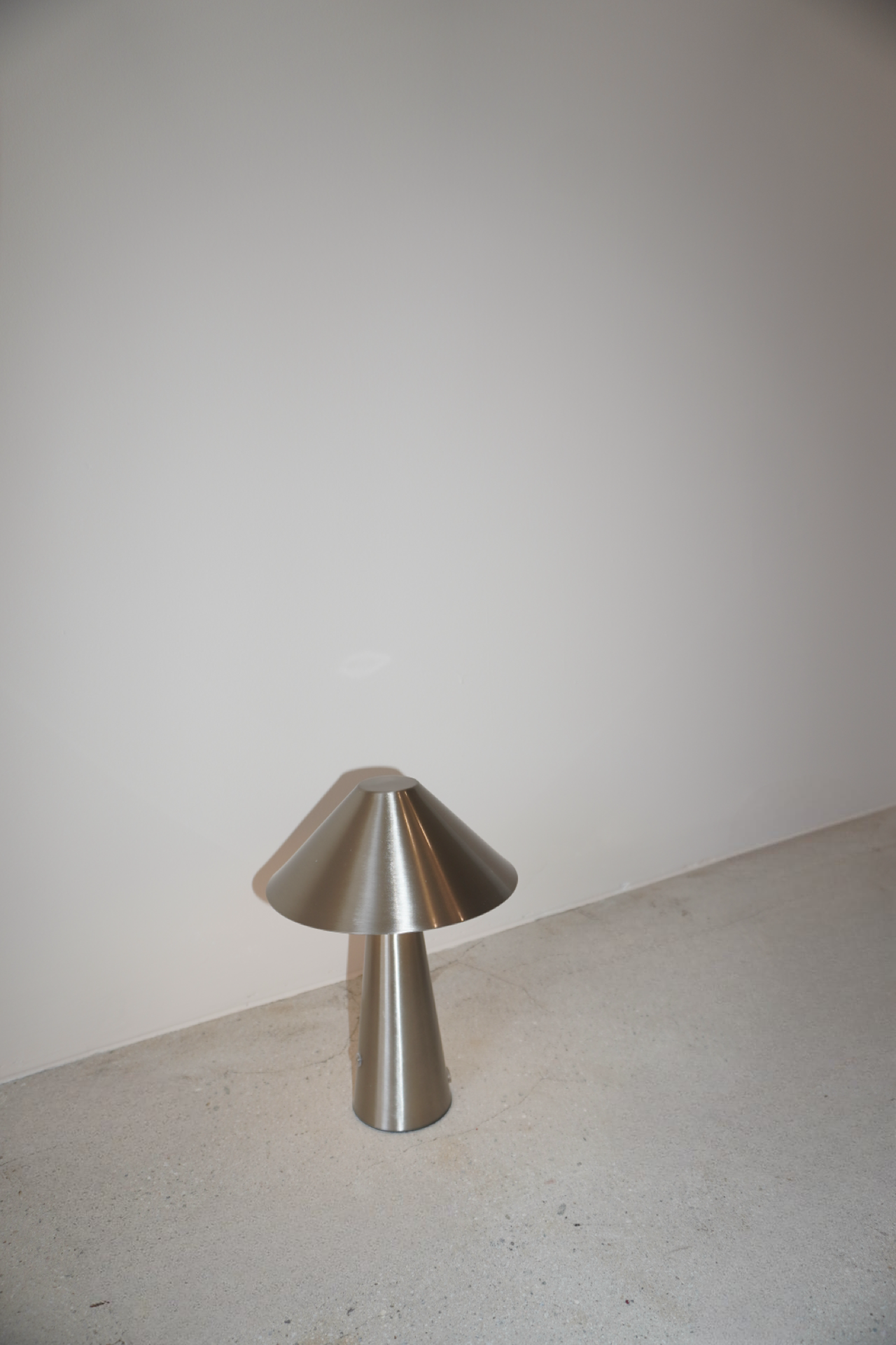 Lampe Sans Fil Marké, Métal Rechargeable, Portable