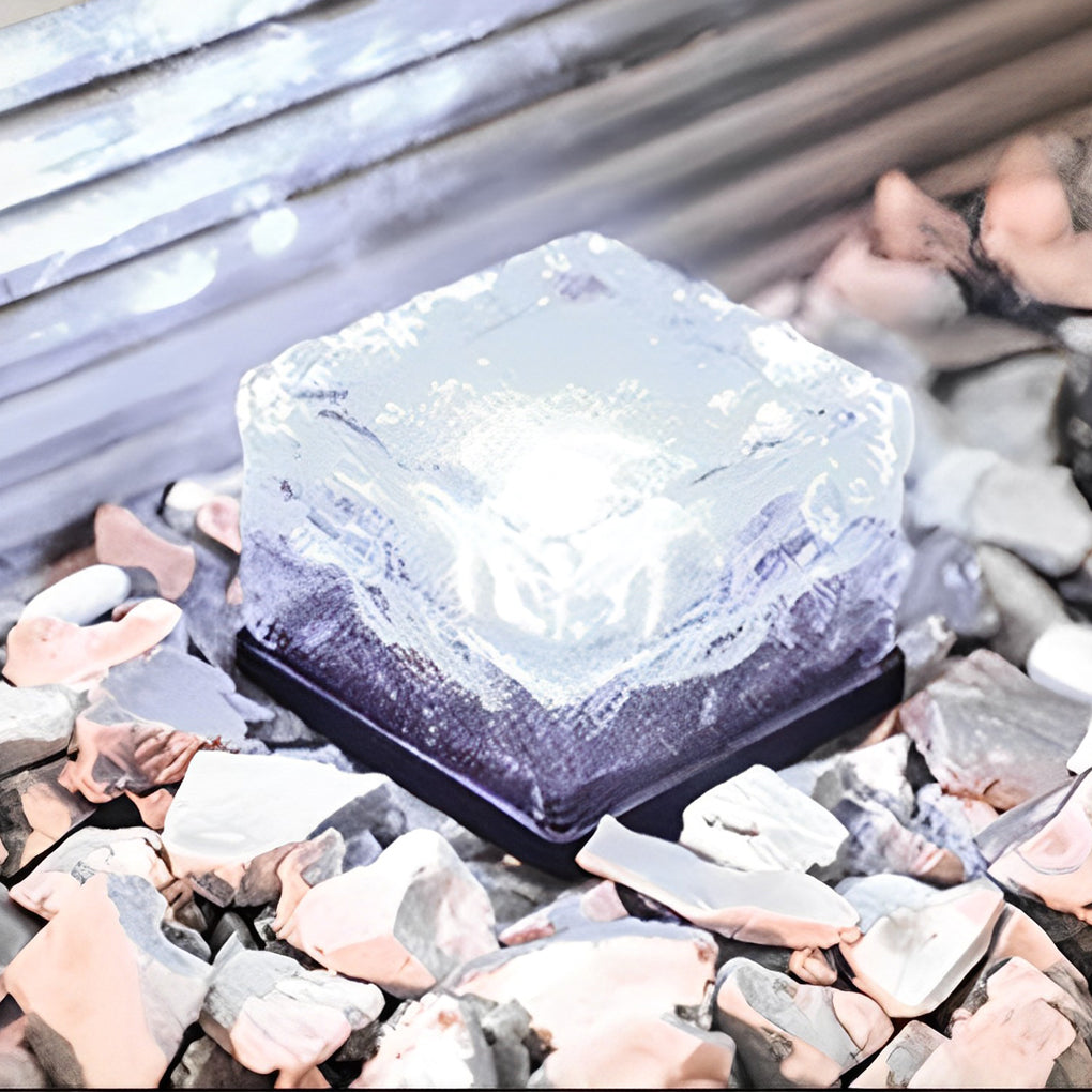 Lumière Solaire Extérieure Cube LED 2V IP65, 4 Couleurs