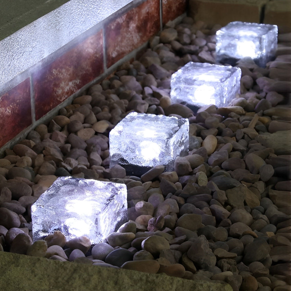 Lumière Solaire Extérieure Cube LED 2V IP65, 4 Couleurs