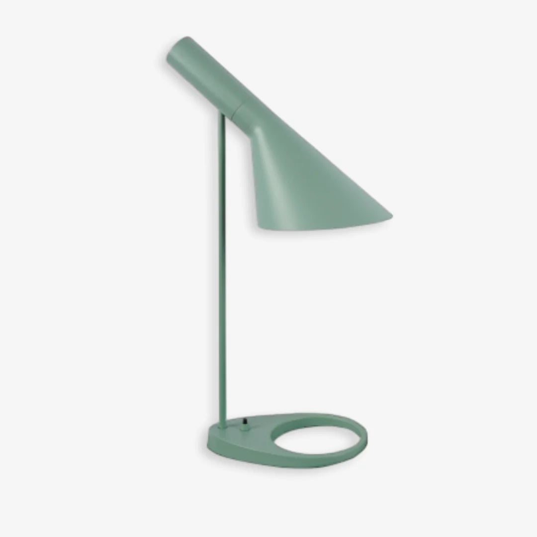 Lampe de Table AJ – Élégance Moderne et Fonctionnalité Réglable