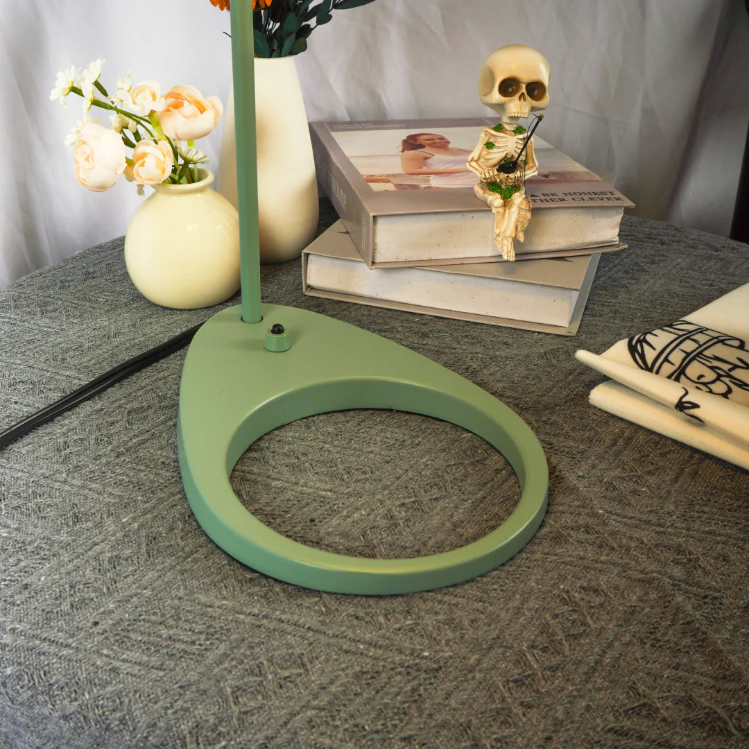 Lampe de Table AJ – Élégance Moderne et Fonctionnalité Réglable
