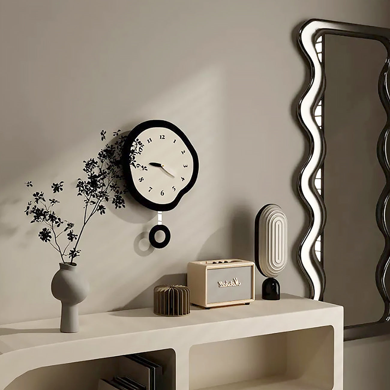 Horloge Murale Abstraite Distordue Silencieuse – Design Moderne et Mouvement Quartz