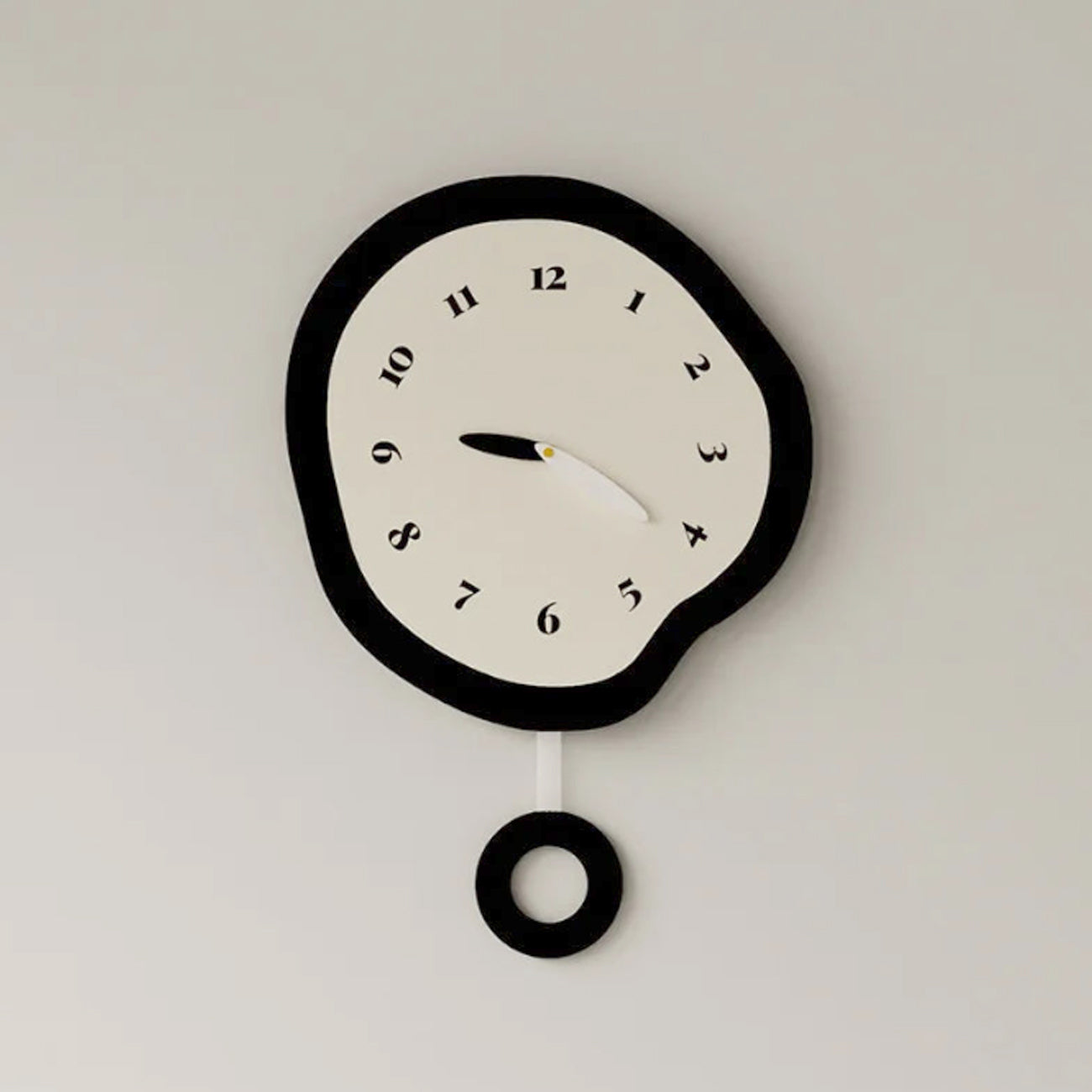 Horloge Murale Abstraite Distordue Silencieuse – Design Moderne et Mouvement Quartz