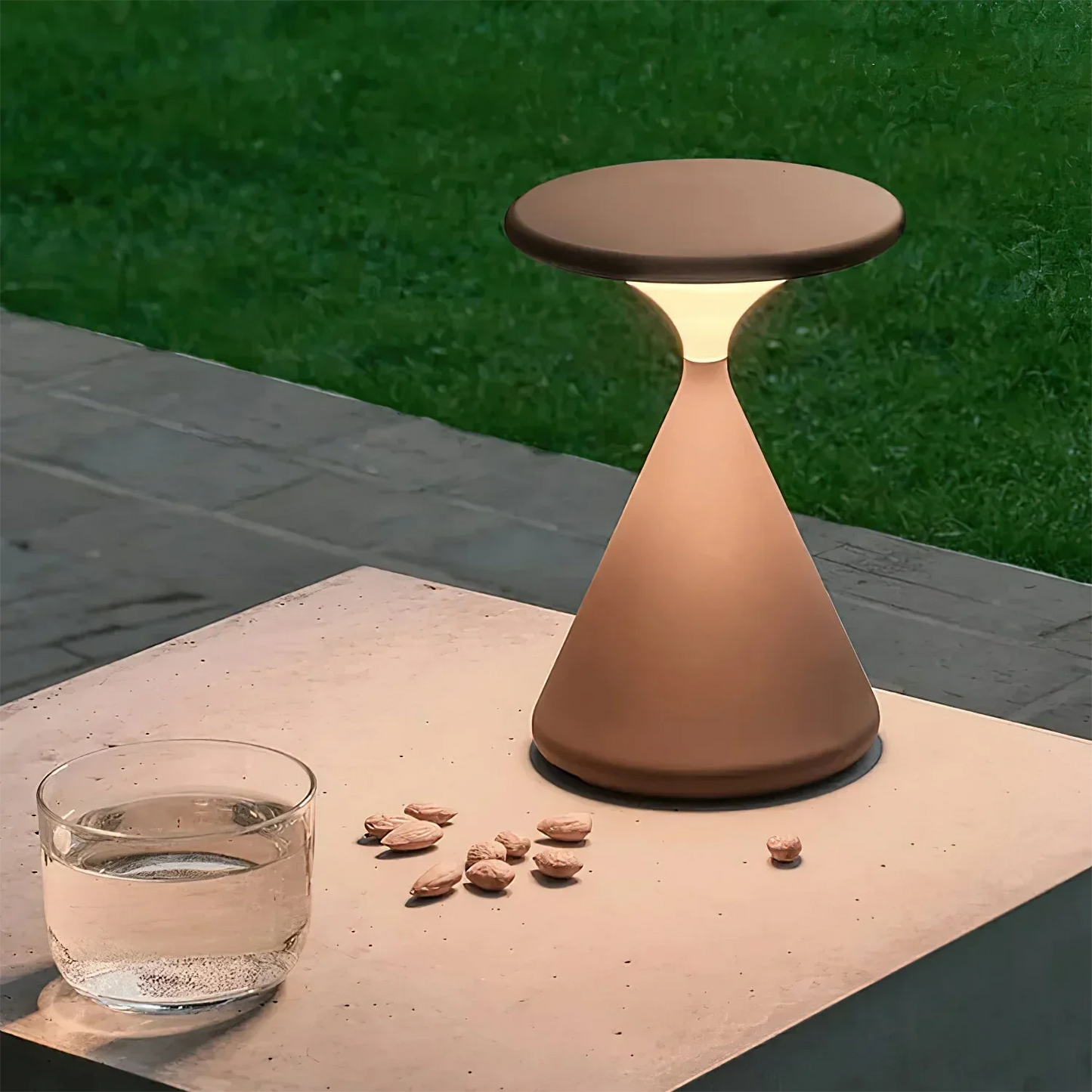 Lampe de Table Sans Fil Aéron – Élégance Intemporelle et Mobilité Totale