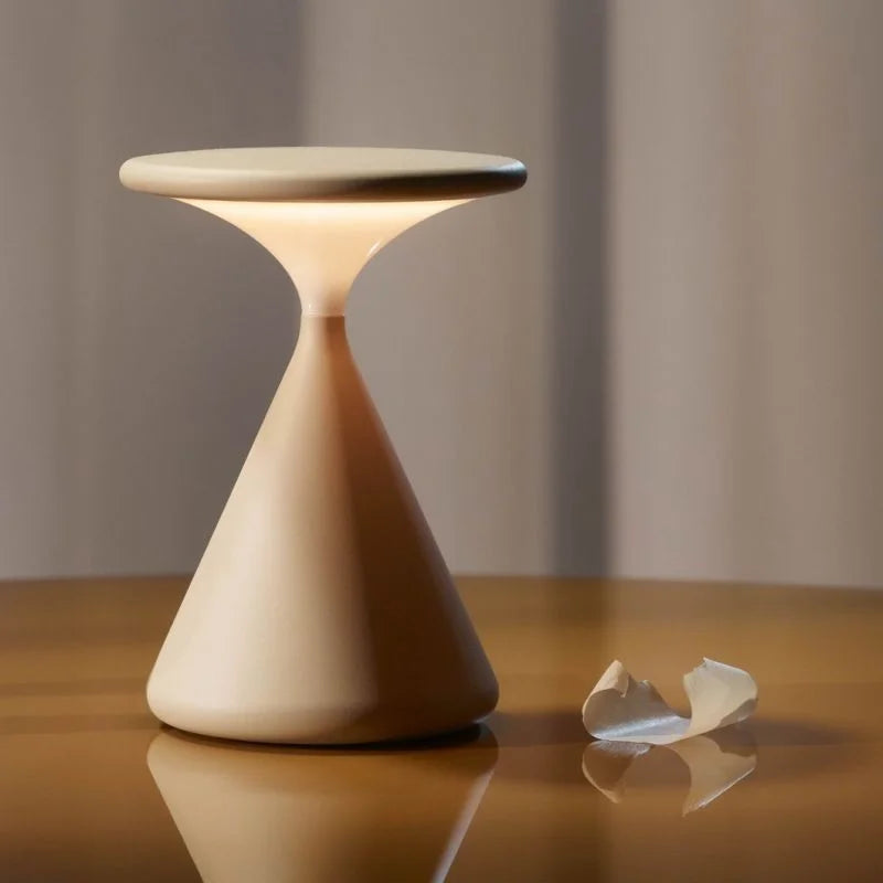Lampe de Table Sans Fil Aéron – Élégance Intemporelle et Mobilité Totale