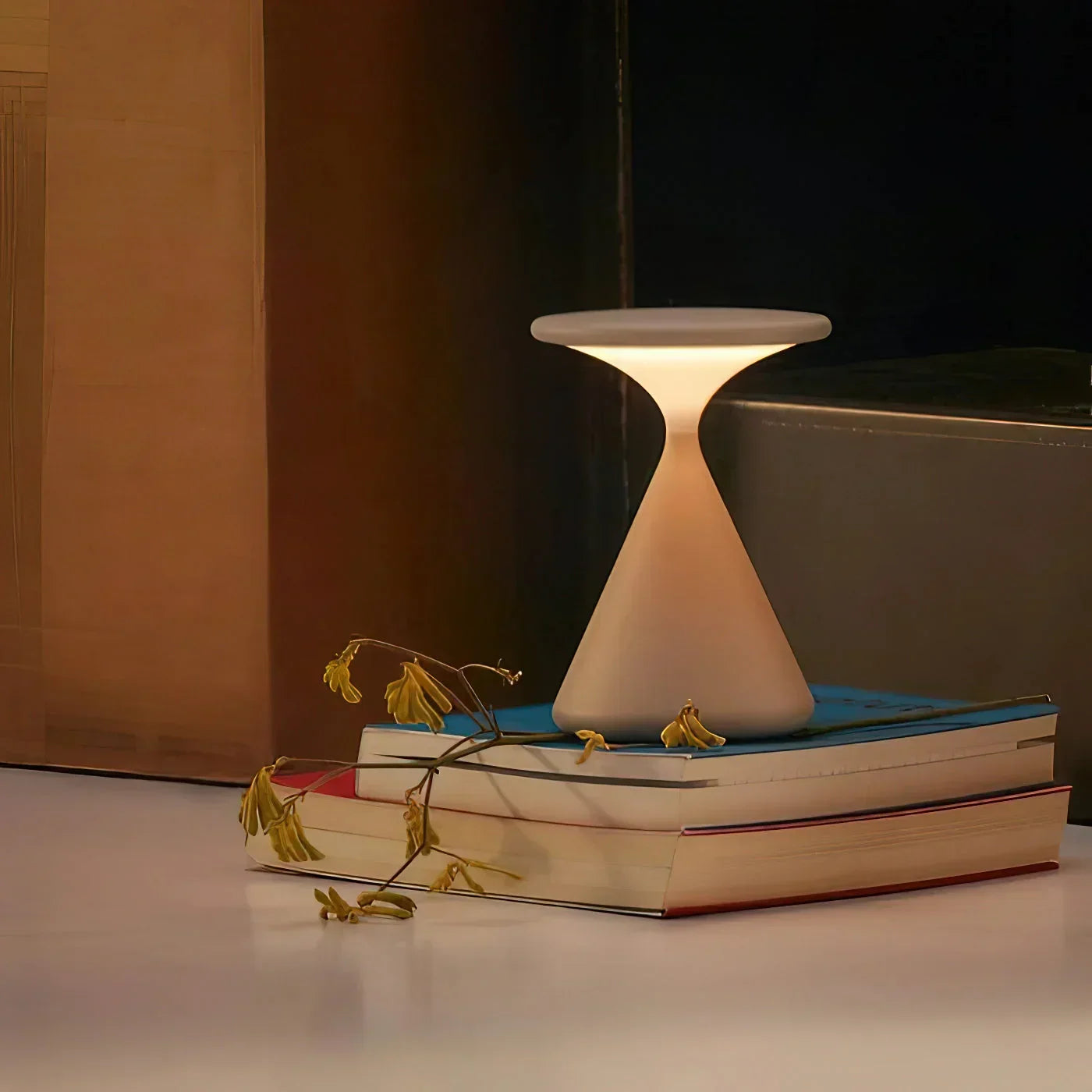 Lampe de Table Sans Fil Aéron – Élégance Intemporelle et Mobilité Totale