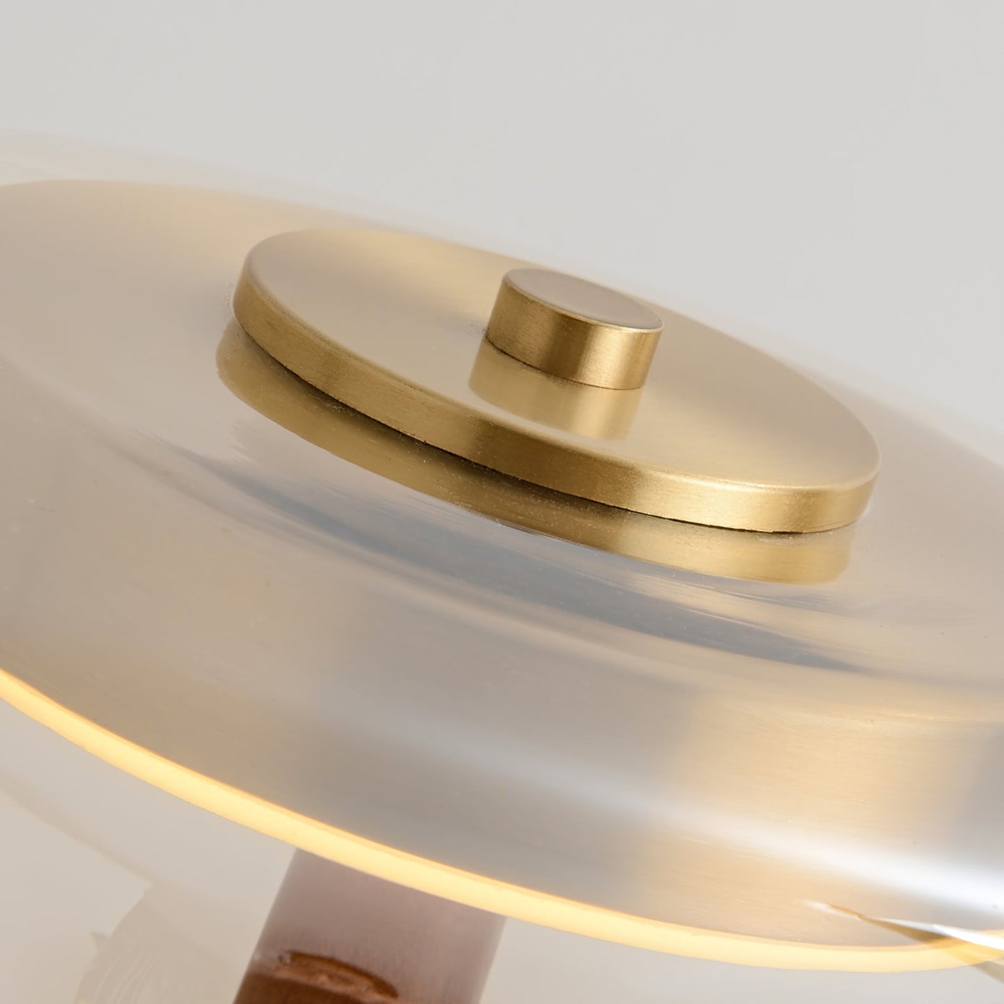 Lampe de Table LED en Verre et Bois – Design Andi