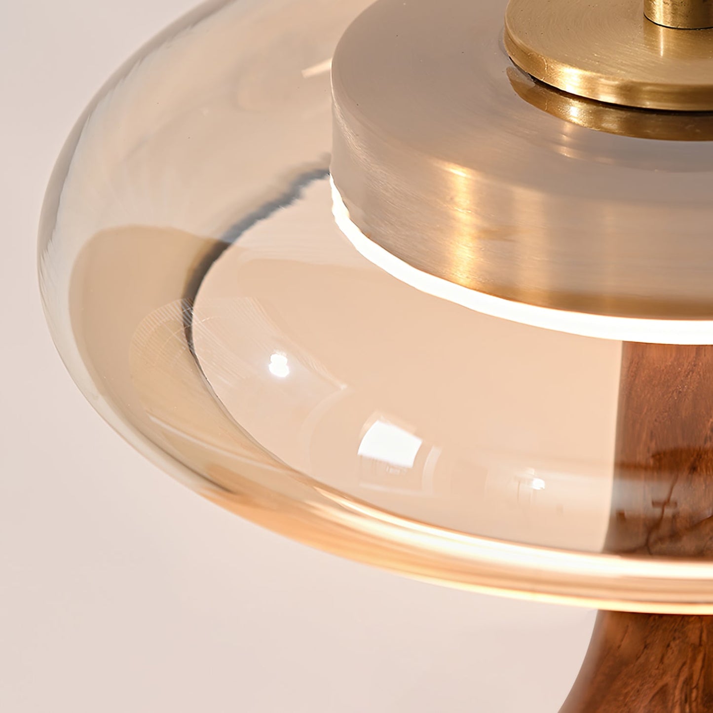 Lampe de Table LED en Verre et Bois – Design Andi