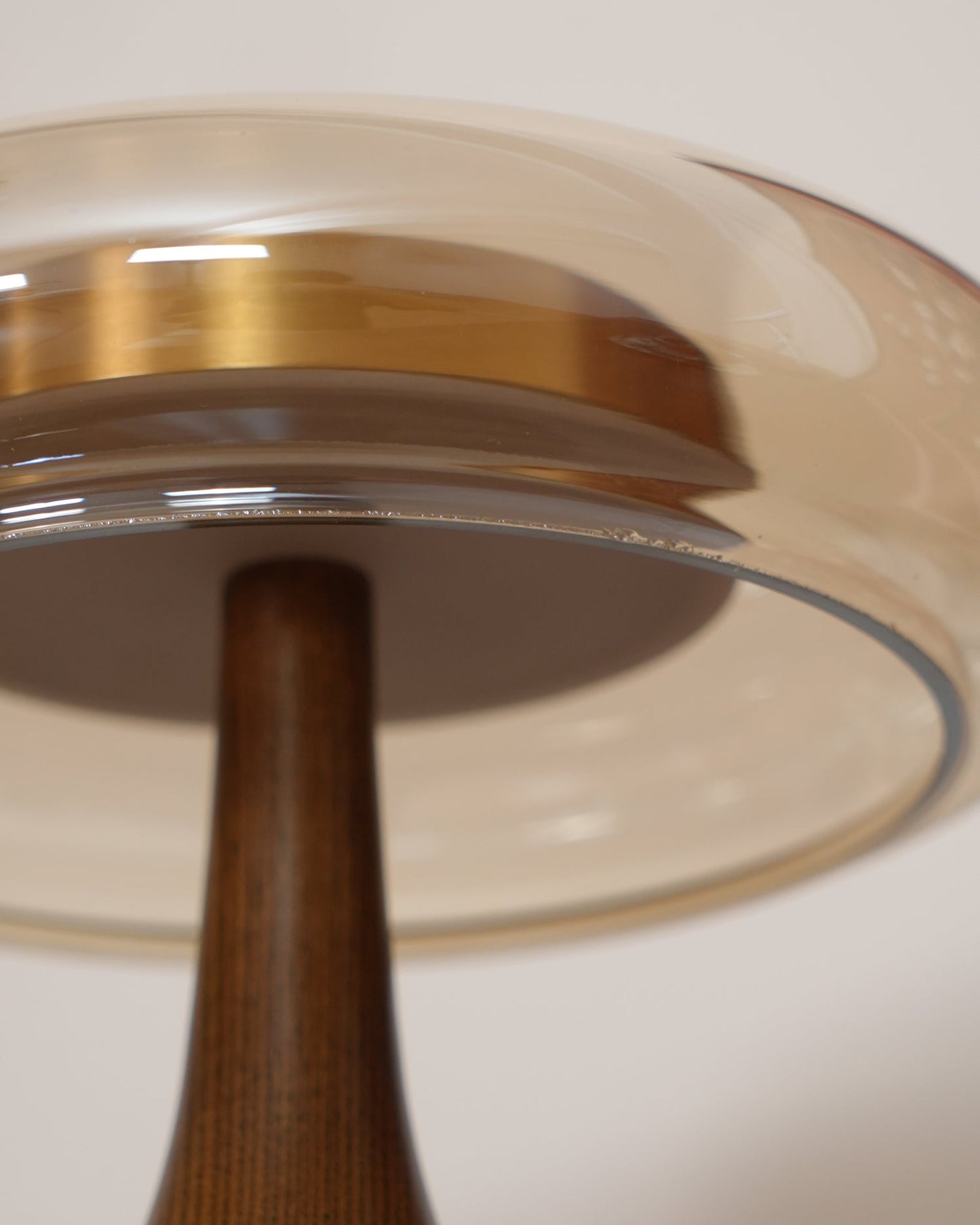 Lampe de Table LED en Verre et Bois – Design Andi