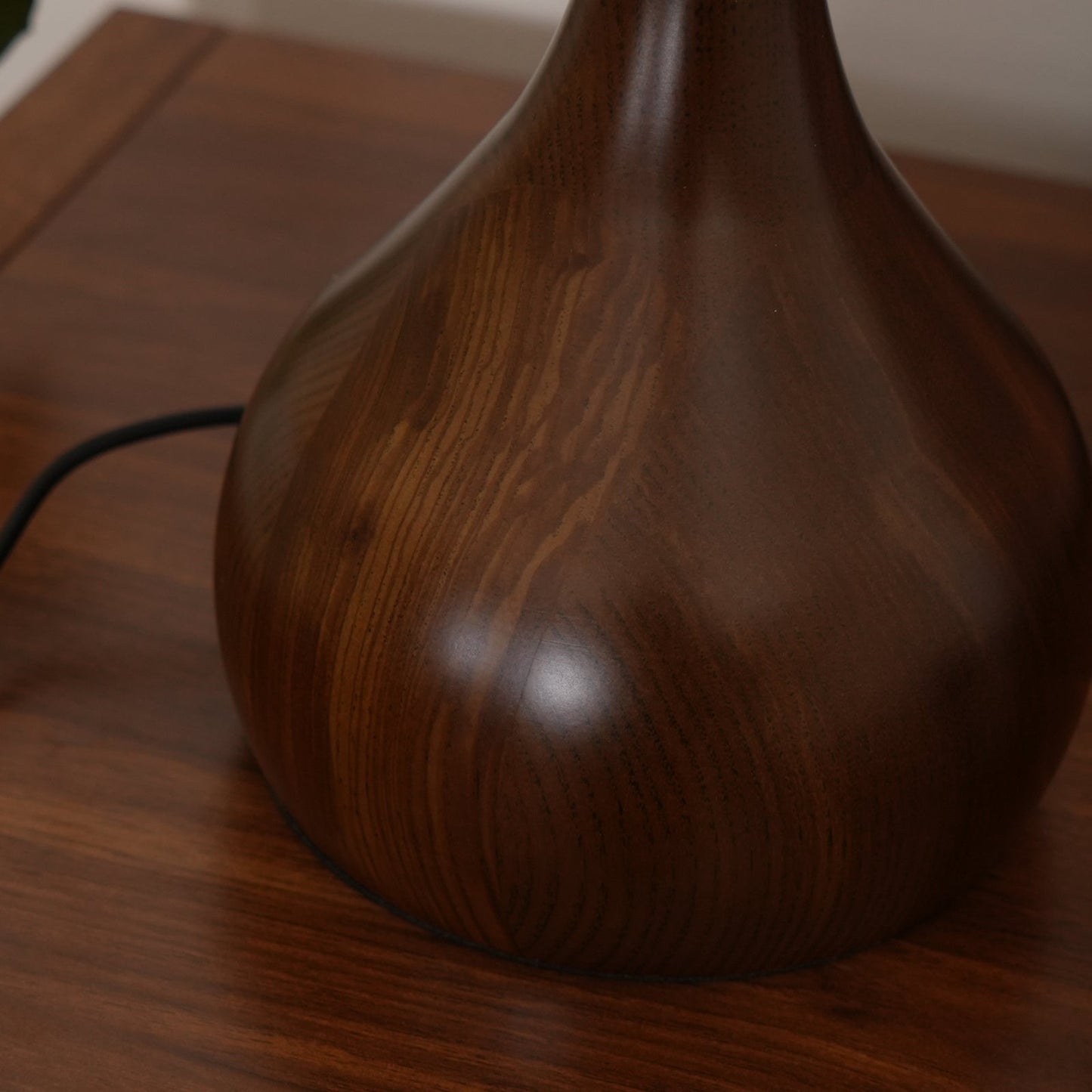 Lampe de Table LED en Verre et Bois – Design Andi