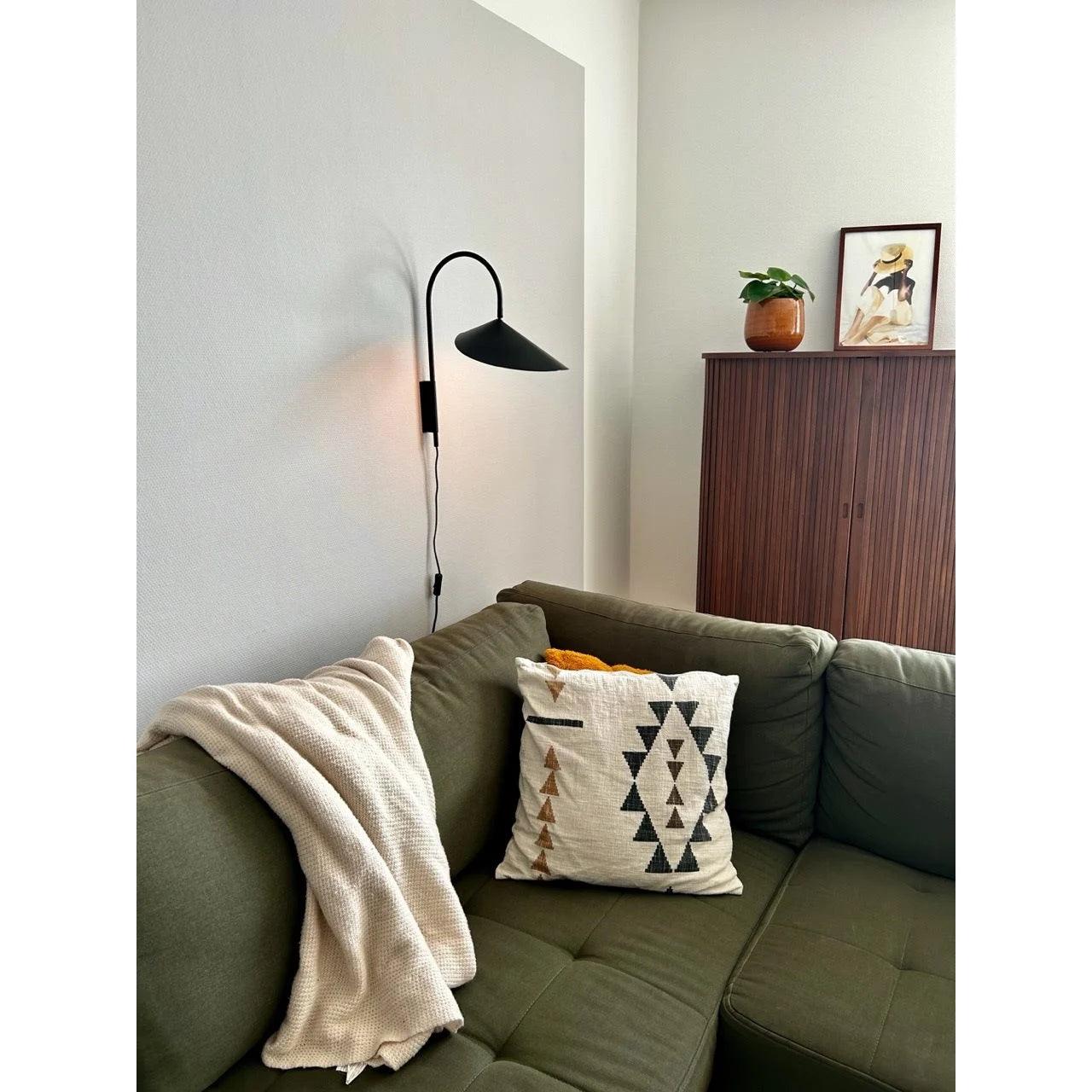 Applique Murale Arum – Design Élancé et Moderne pour Éclairage d’Ambiance Élégant