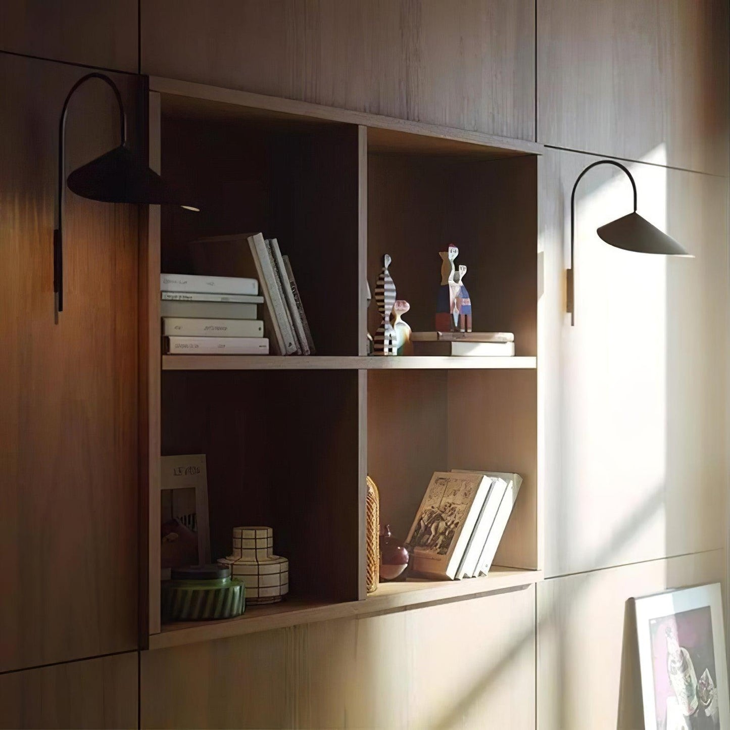 Applique Murale Arum – Design Élancé et Moderne pour Éclairage d’Ambiance Élégant