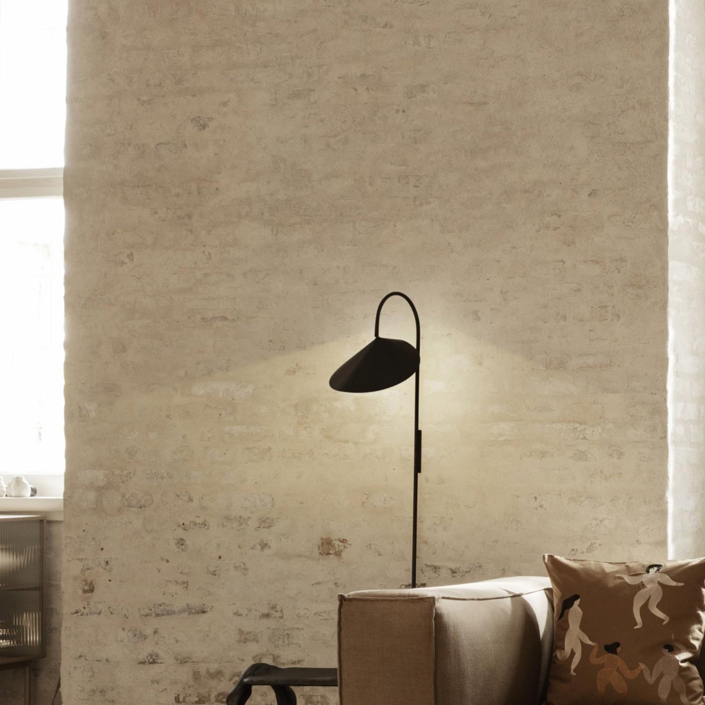 Applique Murale Arum – Design Élancé et Moderne pour Éclairage d’Ambiance Élégant