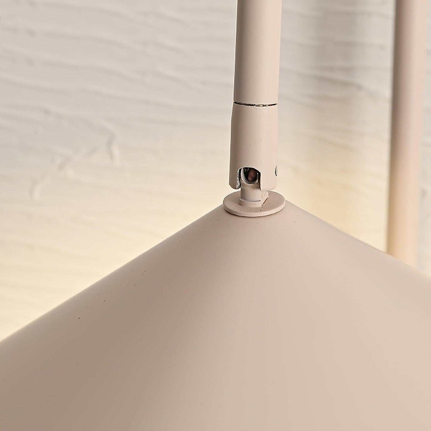 Applique Murale Arum – Design Élancé et Moderne pour Éclairage d’Ambiance Élégant