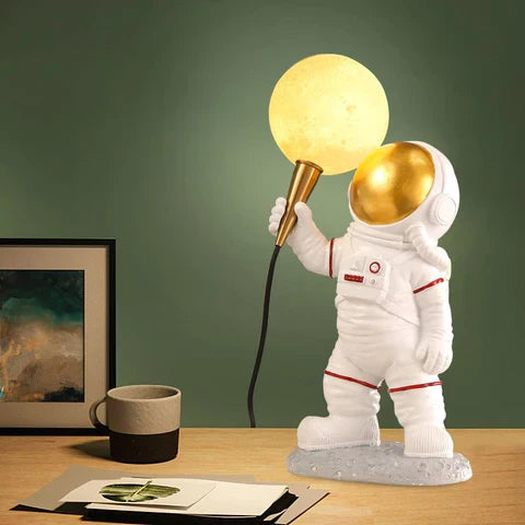 Lampe Astronaute Suspendue – Illuminez votre espace avec un charme venu de l’espace