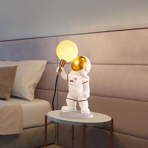 Lampe Astronaute Suspendue – Illuminez votre espace avec un charme venu de l’espace