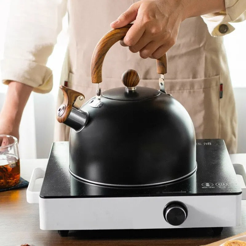 Bouilloire à Sifflet en Acier Inoxydable – Élégance, Sécurité et Grande Capacité