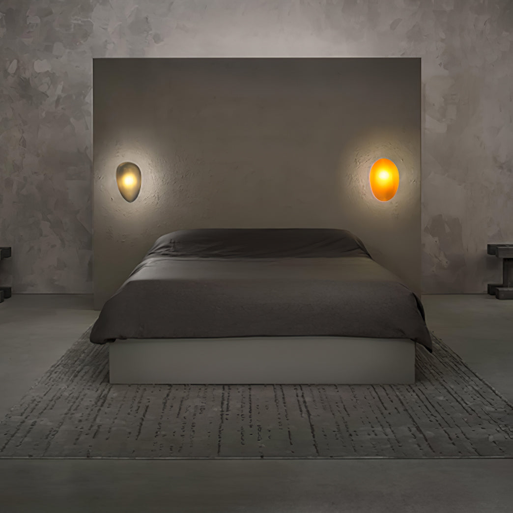Applique Murale en Verre Soufflé – Style Pierre Sculptée