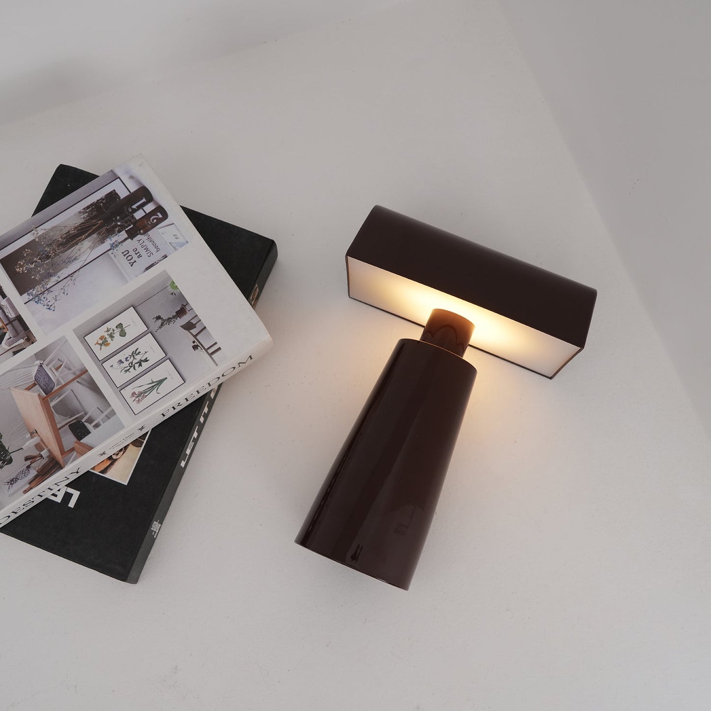 Lampe de Table Caret LED Métal Rechargeable