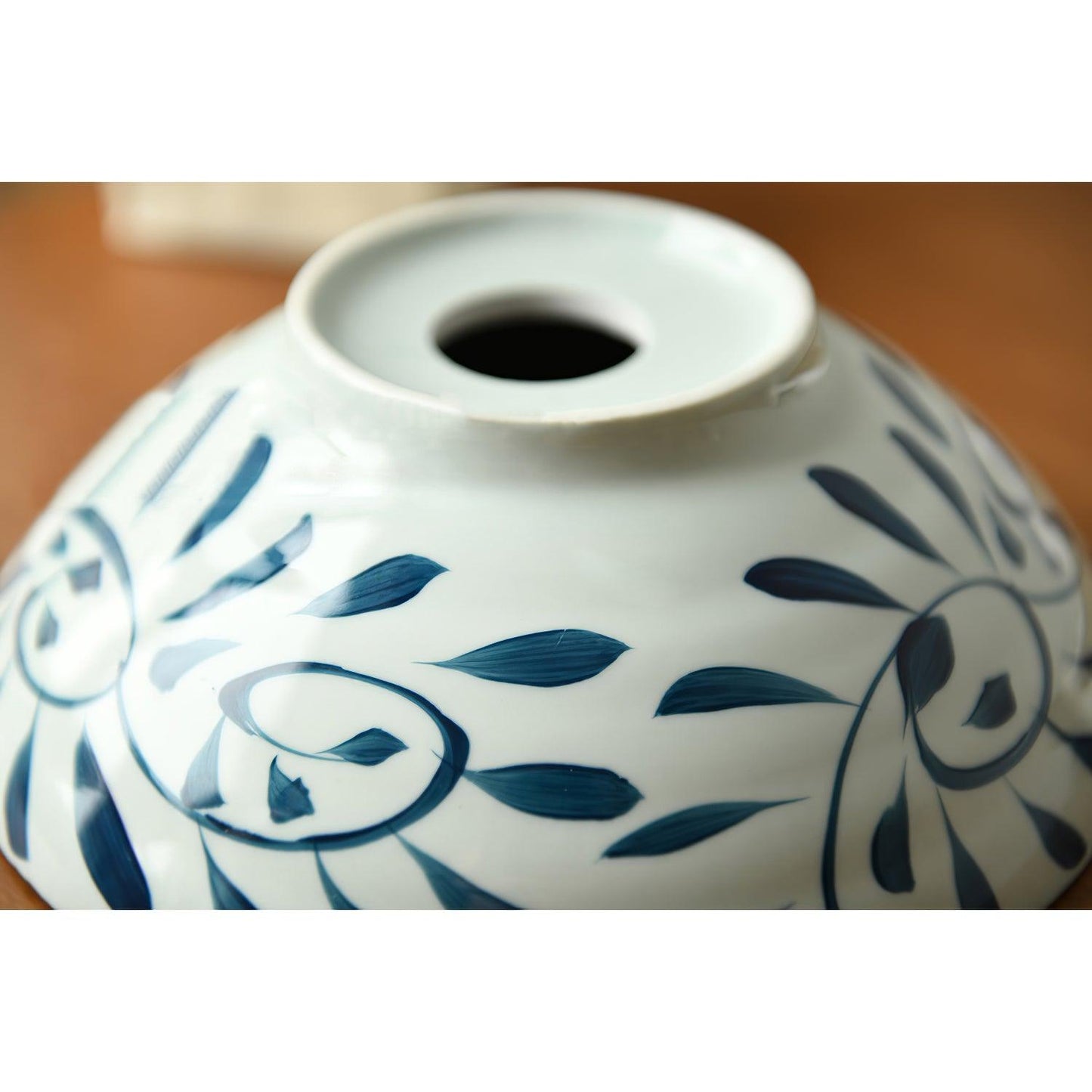 Suspension en Céramique Campbell – Élégance Vintage et Motif Bleu Distinctif
