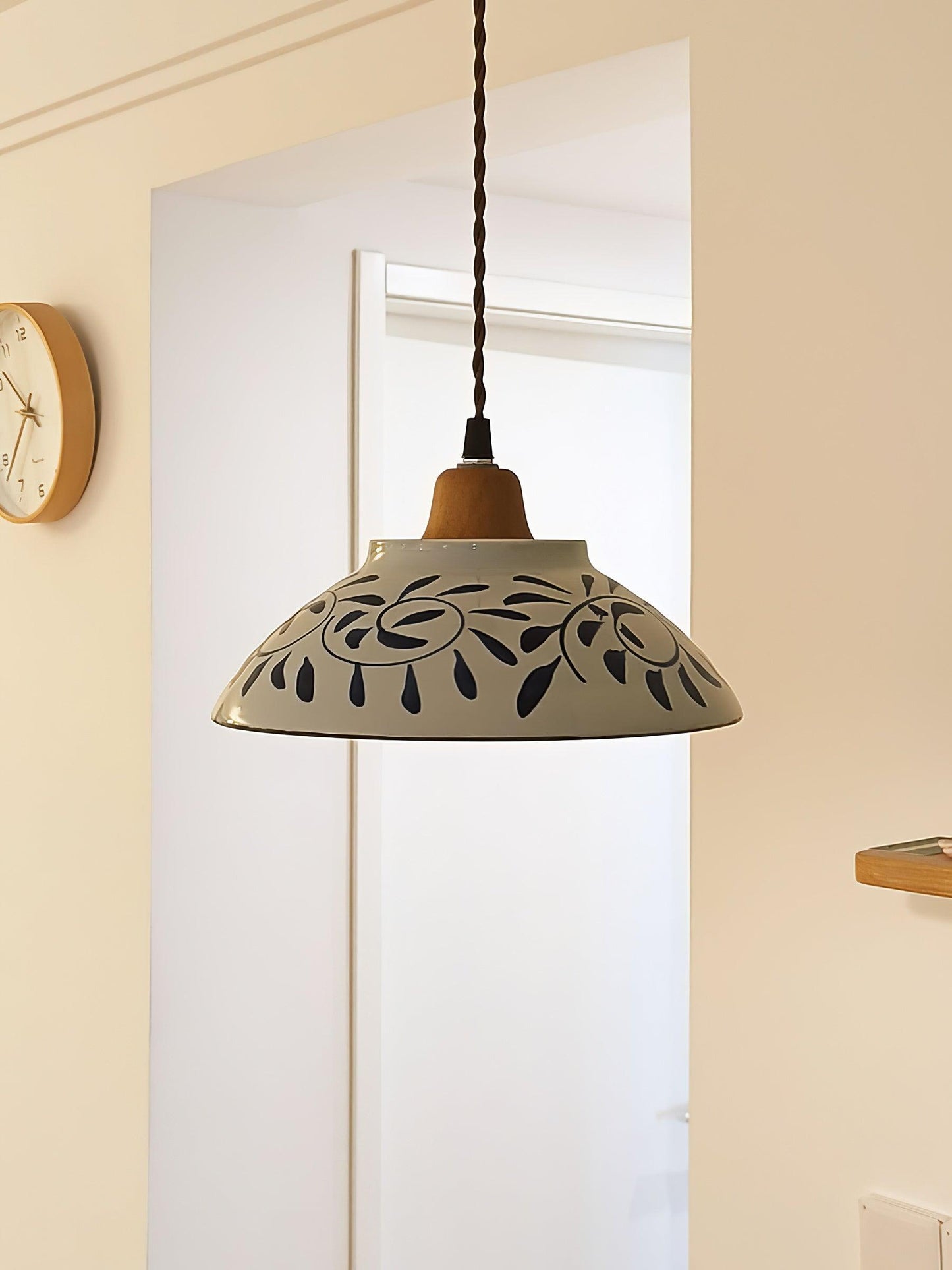 Suspension en Céramique Campbell – Élégance Vintage et Motif Bleu Distinctif