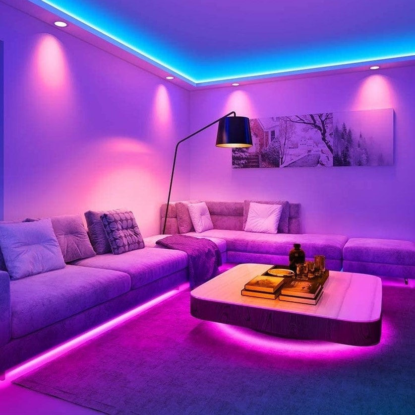 Ruban LED Couleur - Étanche et Flexible - Télécommande pour Réglage de Couleur et Luminosité - Rouleau de 5m - Éclairage Polyvalent et Puissant pour Intérieur et Extérieur
