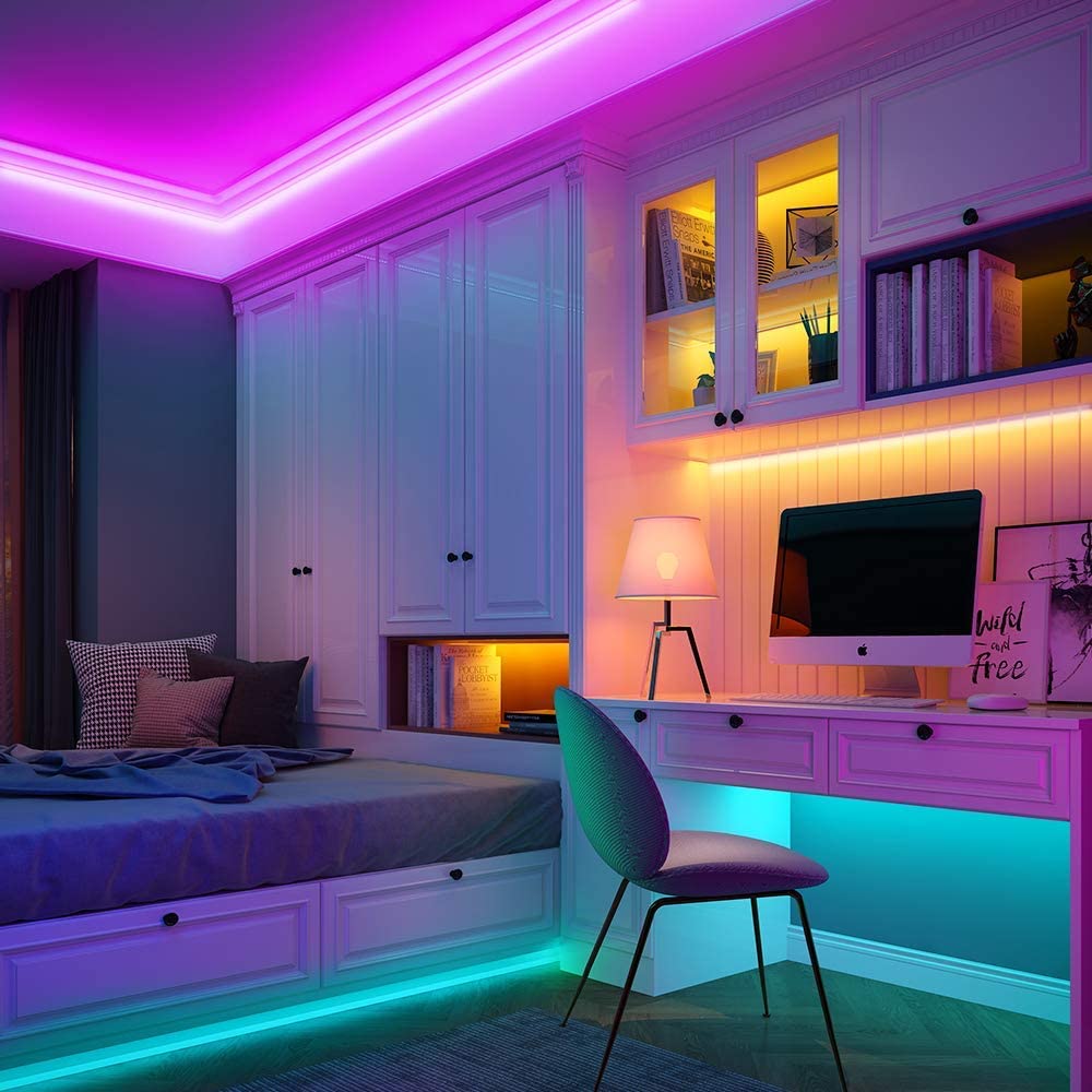 Ruban LED Couleur - Étanche et Flexible - Télécommande pour Réglage de Couleur et Luminosité - Rouleau de 5m - Éclairage Polyvalent et Puissant pour Intérieur et Extérieur