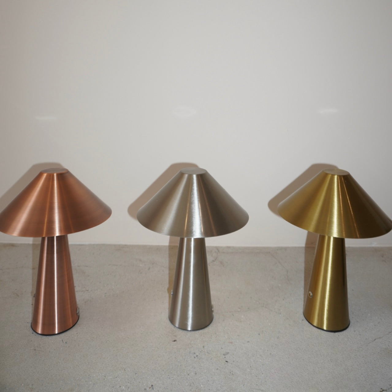 Lampe Sans Fil Marké, Métal Rechargeable, Portable