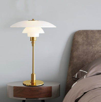Lampe de Table Danoise en Verre – Élégance Moderne pour un Intérieur Raffiné