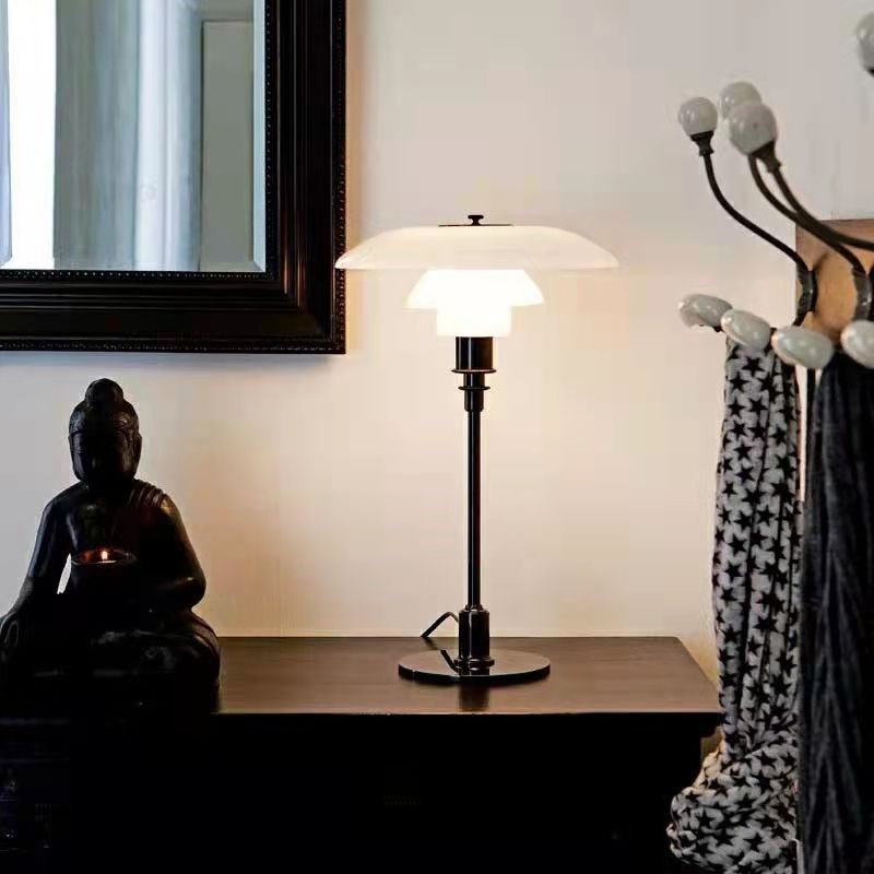Lampe de Table Danoise en Verre – Élégance Moderne pour un Intérieur Raffiné