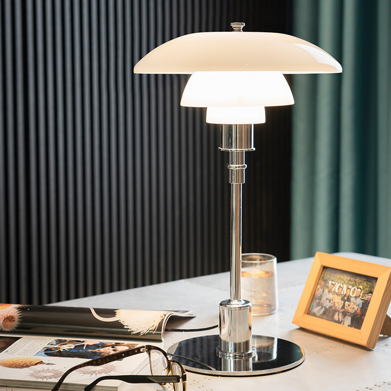 Lampe de Table Danoise en Verre – Élégance Moderne pour un Intérieur Raffiné