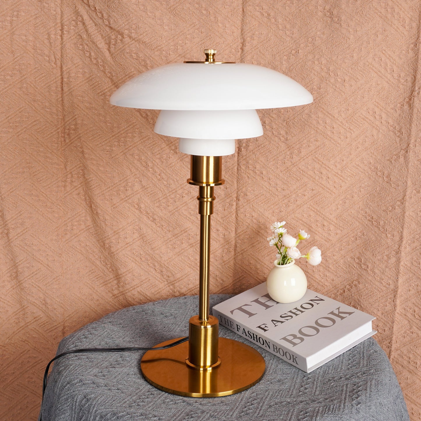Lampe de Table Danoise en Verre – Élégance Moderne pour un Intérieur Raffiné